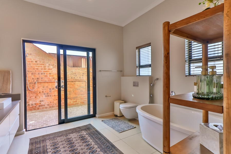 4 Bedroom Property for Sale in The Coves North West